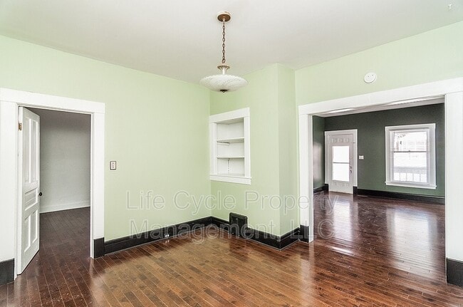 Building Photo - 426 Quimby St NE