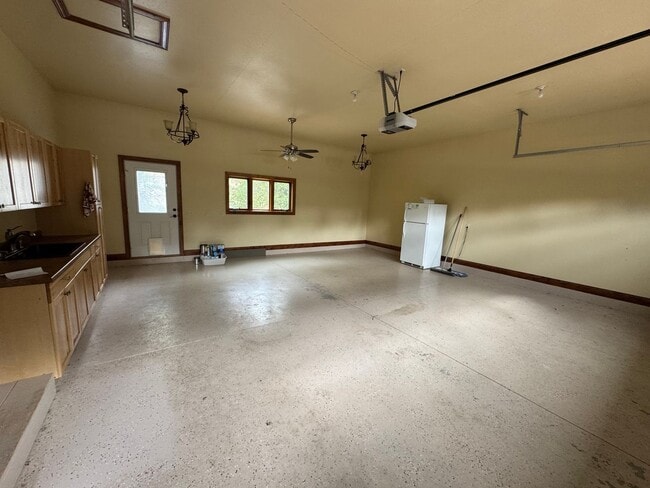 Building Photo - Rosebud River Retreat – Your Big Sky Escap...