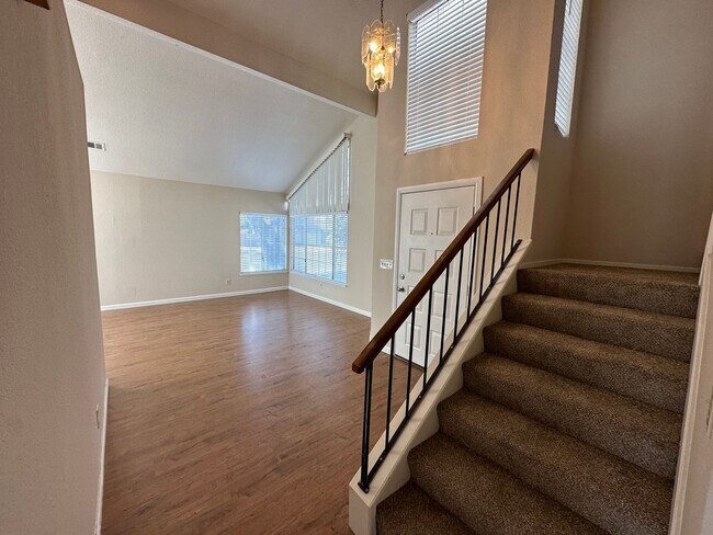 Foto del edificio - Beautiful 4 Bedroom 2.5 Bath Manteca Home ...