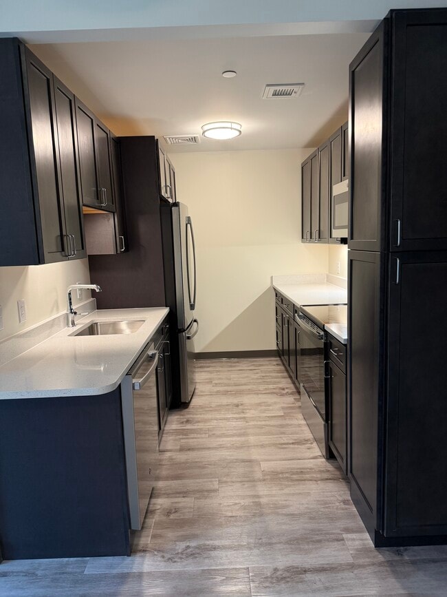 Foto del edificio - 40 & 50 Great Brook Valley Ave