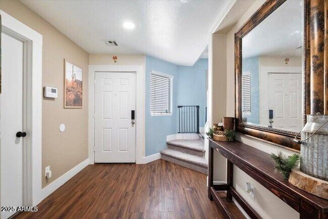 Foto del edificio - 23773 W Hadley St