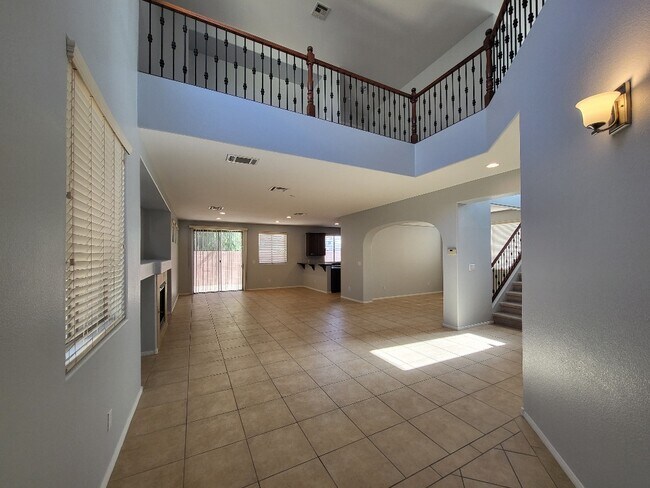 Building Photo - 1620 Orange Daisy Pl