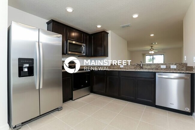 Foto del edificio - 3 Bedroom Pet-Friendly Home in Leesburg, FL with Main Street Renewal