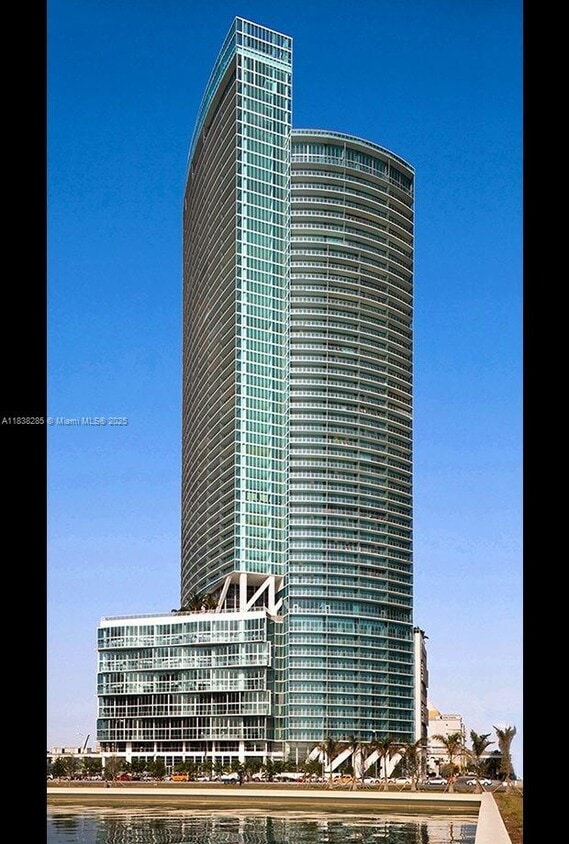 Primary Photo - 888 Biscayne Blvd