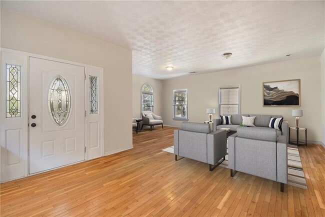 Foto del edificio - 619 Glenwood Ave SE