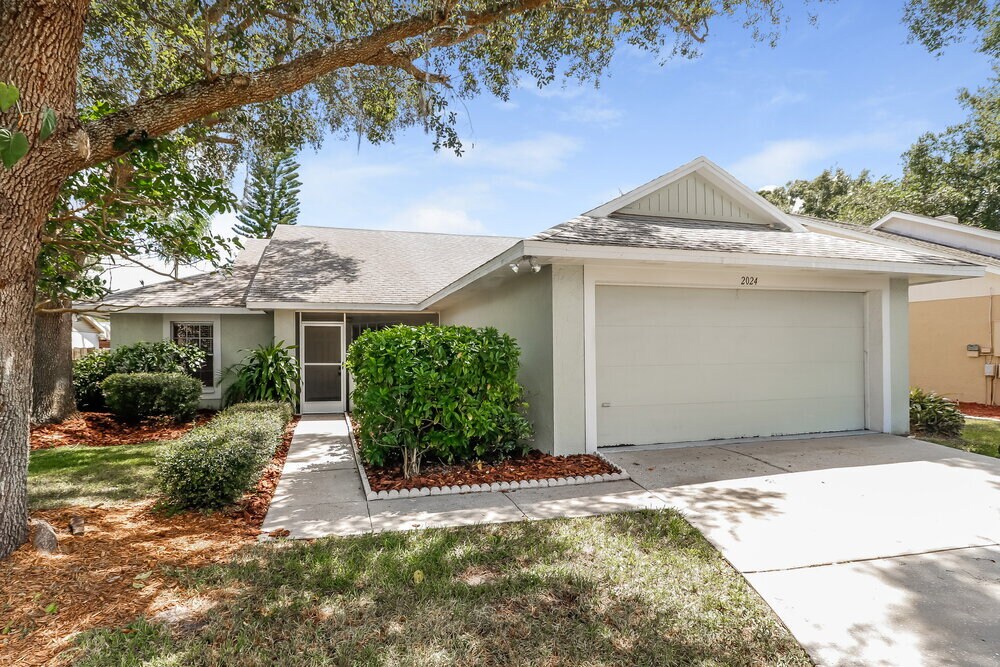 Foto principal - 2024 Shadow Pine Dr