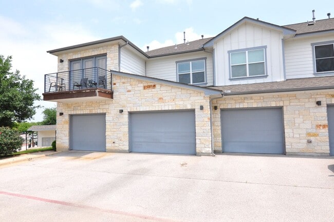 Foto del edificio - Elegant 3 bedroom Townhouse style condo!