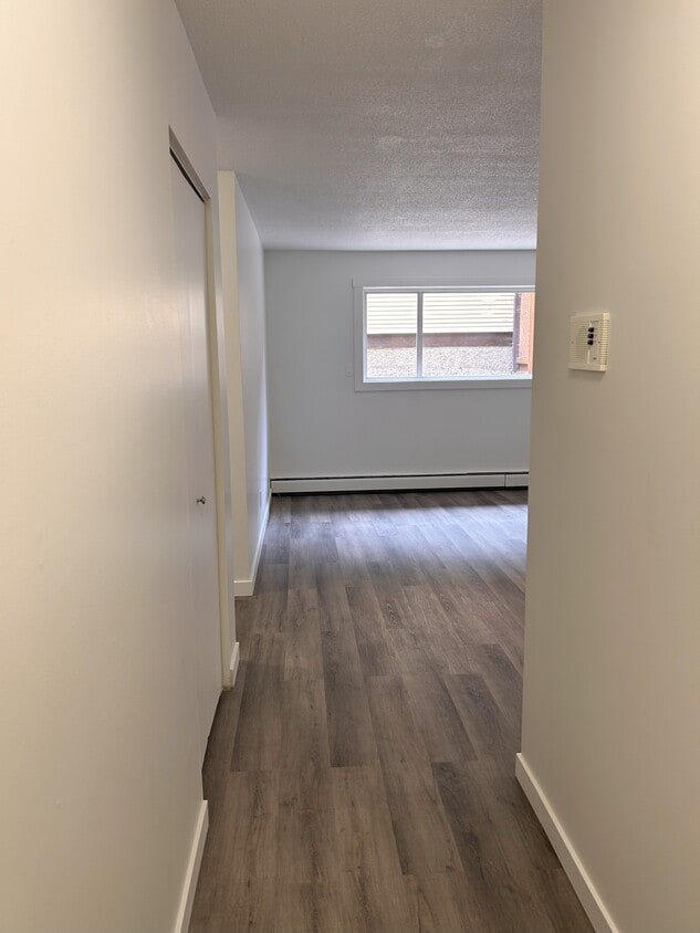 Primary Photo - 727 5th Ave N