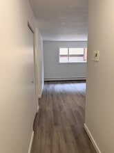 Building Photo - 727 5th Ave N