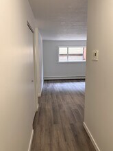Building Photo - 727 5th Ave N