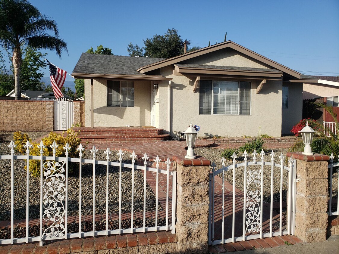Foto principal - 7711 Arroyo Vista Ave