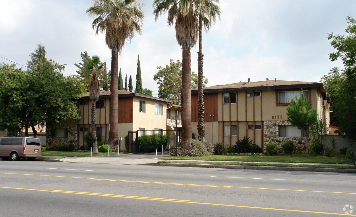 Primary Photo - 6126 Woodman Ave