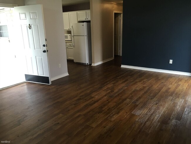 Building Photo - 3 br, 3 bath Duplex - 2312 Axis Ct 2314 Ax...