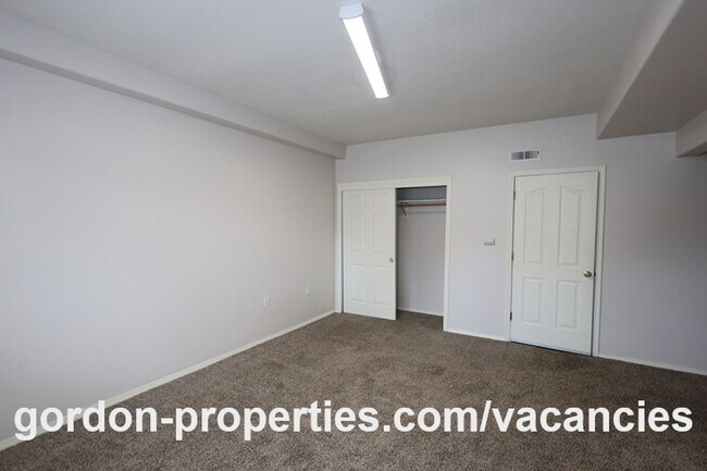 Foto del edificio - 16913 NE Halsey St