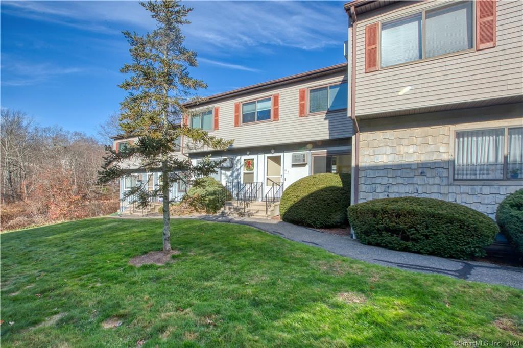 Foto principal - 88 Lantern Park Dr