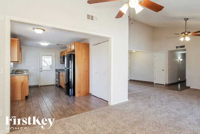 Building Photo - 9114 N 56th Ln