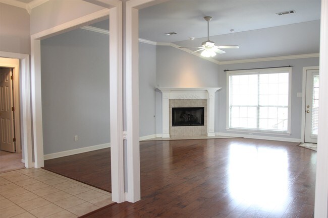 Building Photo - 108 Granite Cove