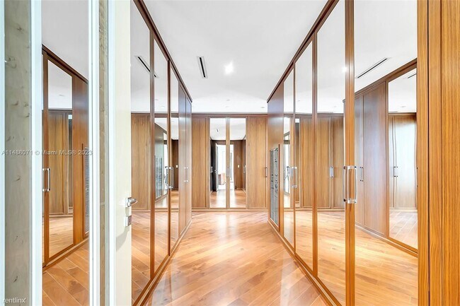 Building Photo - 2 br, 2.5 bath Condo - 9703 Collins Ave # ...