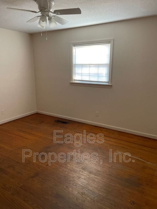 Building Photo - 413 Beech St