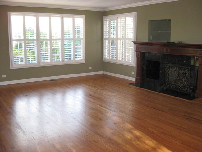 Building Photo - 1700 Bluestem Ln