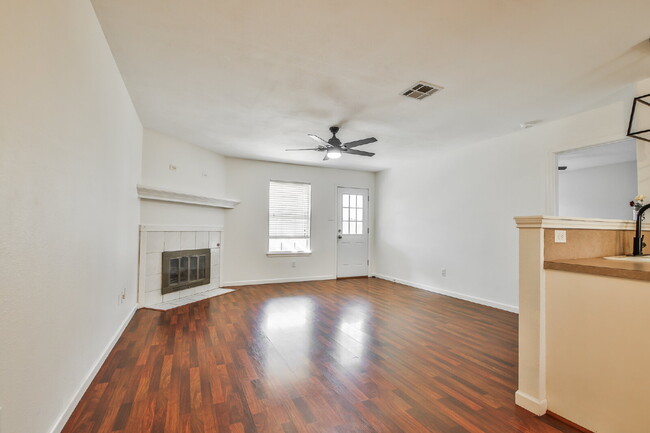 Building Photo - Wonderful 3/2/2 in North Lubbock!