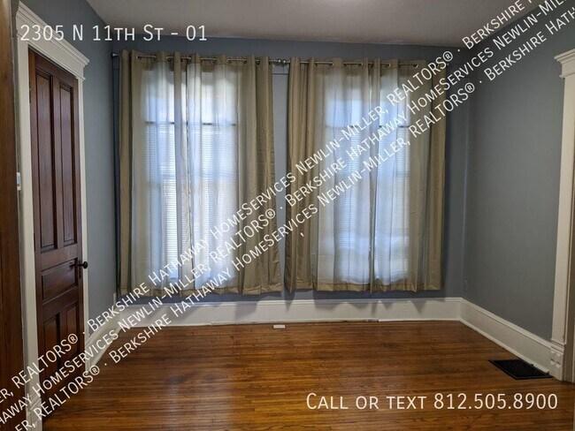 Building Photo - Collett Park Area -2 Bedroom Lower Apartme...