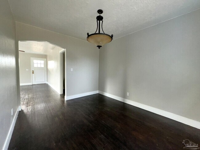 Building Photo - 1400 Wisteria Ave