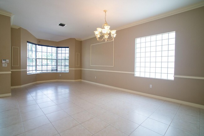 Foto del edificio - 7479 Ridgefield Ln