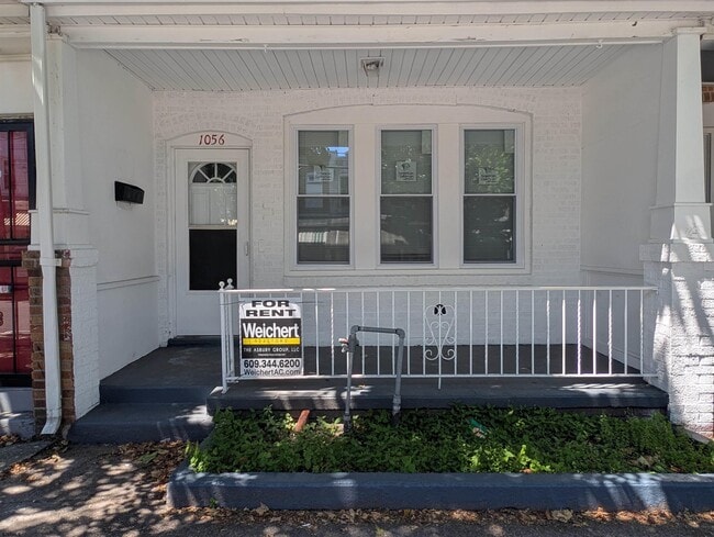 Building Photo - 1056 N Ohio Ave