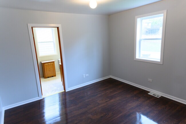 Foto del edificio - 3405 Woodland Cir N