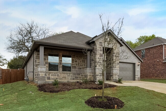 Photo - 208 Briarwood Ln House
