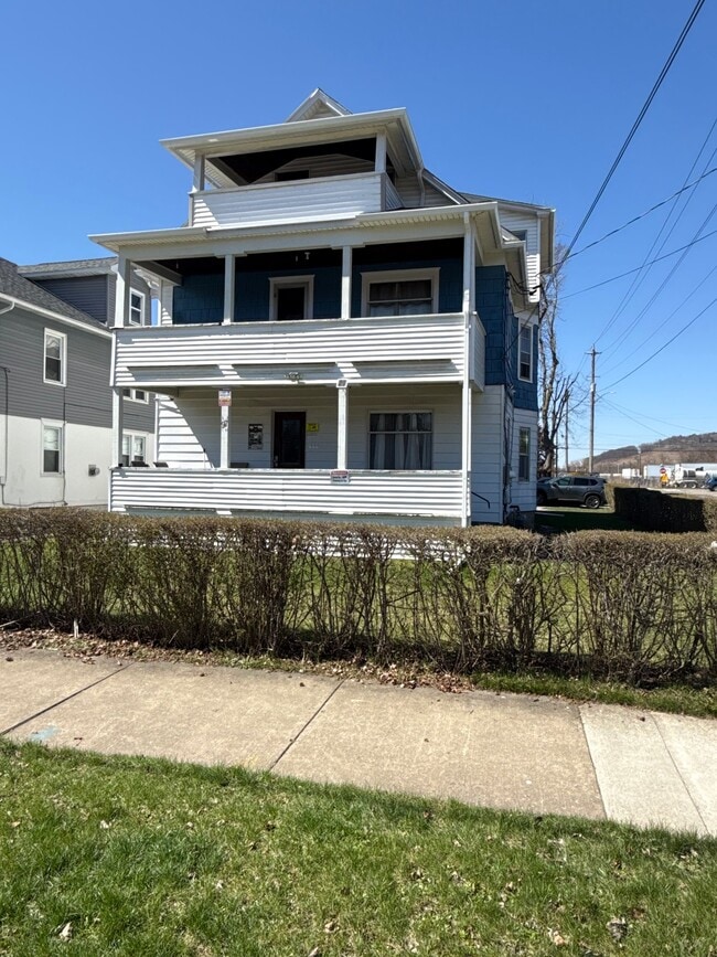 Building Photo - 97 Broad Ave