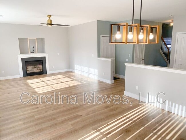 Photo - 11 Derry Ln House