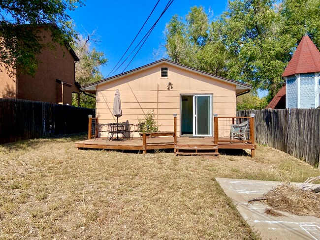 Building Photo - 709 W Cucharras St