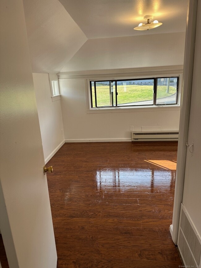 Building Photo - 379 Derby Ave