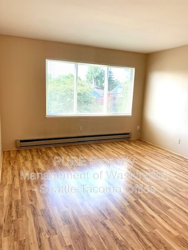 Photo - 1212.5 N 49th St House