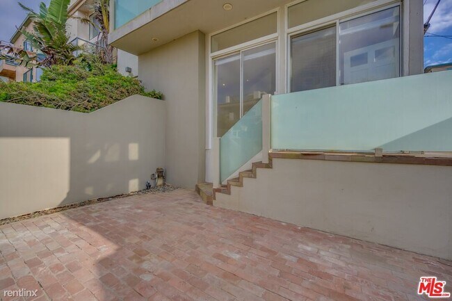 Foto del edificio - 2 br, 2 bath Condo - 14 Privateer Street 1