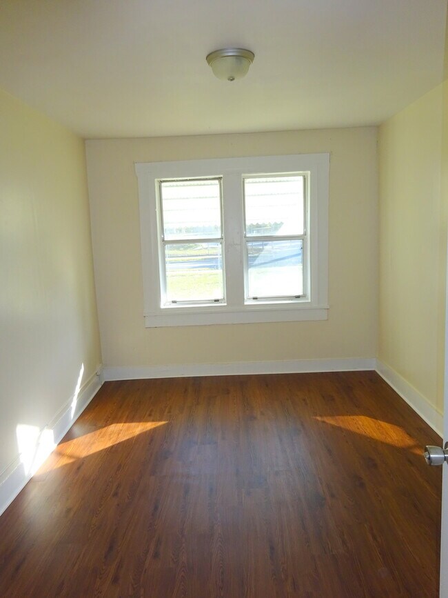 Building Photo - HUGE 1BR/1BA Lakeland Home NO APPLICATION ...