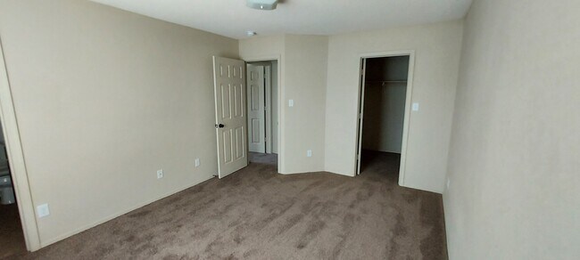 Foto del edificio - 7031 E 38th St