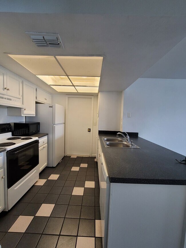 Building Photo - Duplex for rent