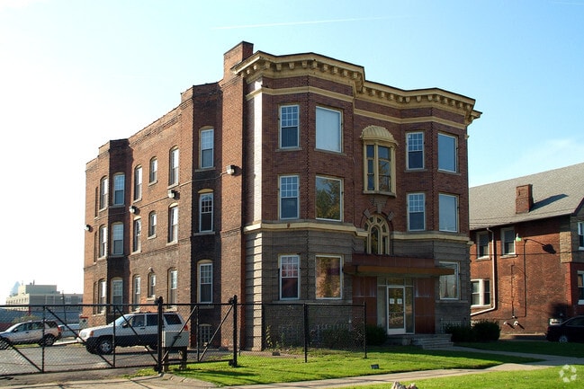 Building Photo - 50 Westminster