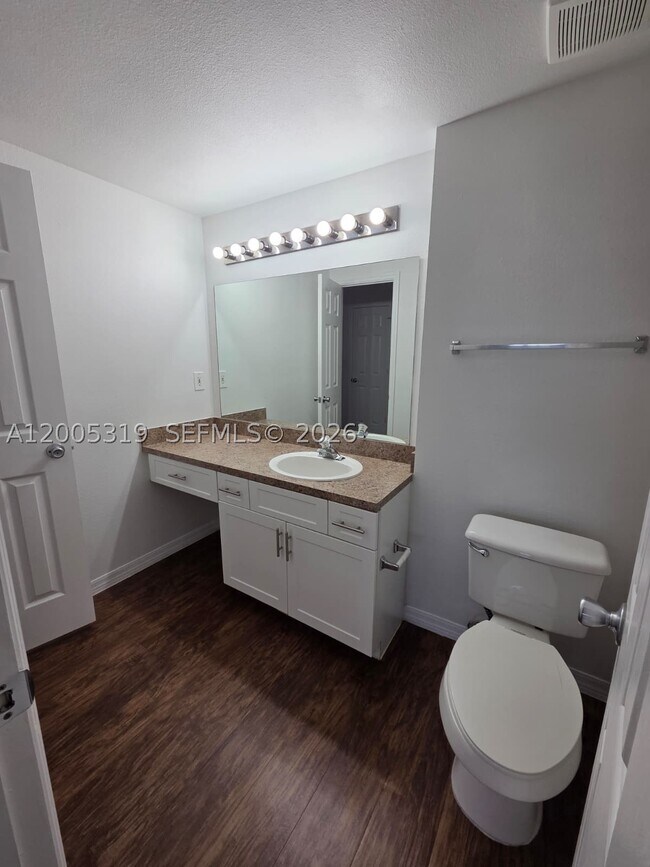 Foto del edificio - 11730 SW 2nd St