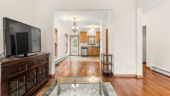 Foto del edificio - 8 Stanley Dr