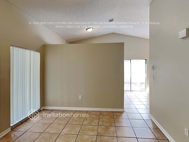 Foto del edificio - 13960 Beechwood Ct