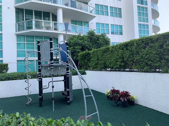 Building Photo - 3131 NE 188th St