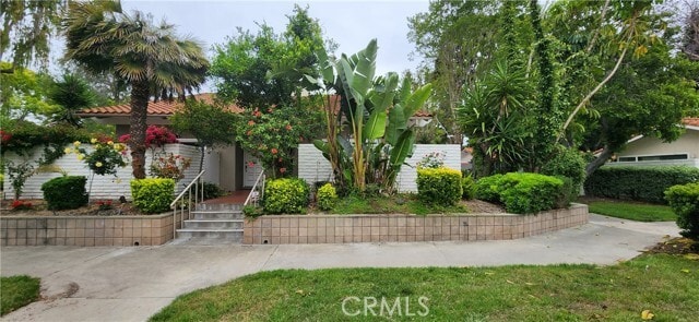 Building Photo - 2057 Via Mariposa E