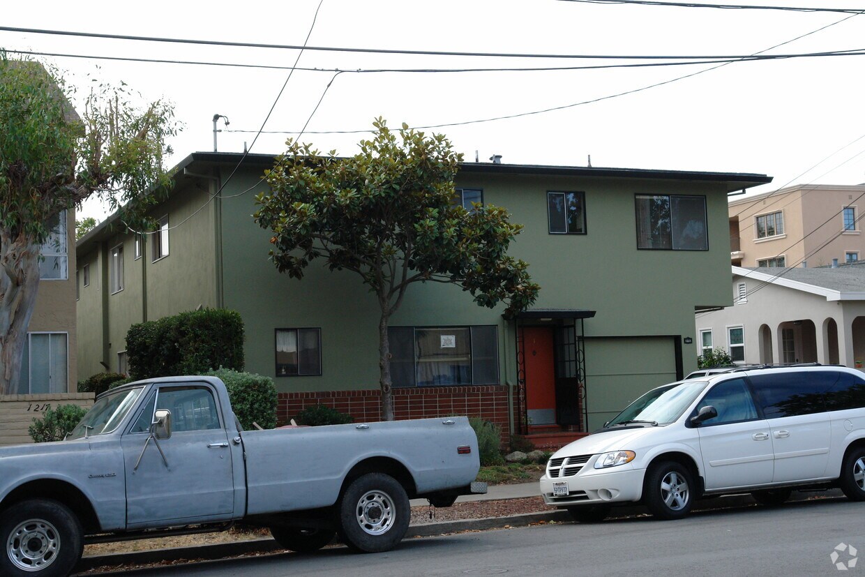 Primary Photo - 1221 Floribunda Ave