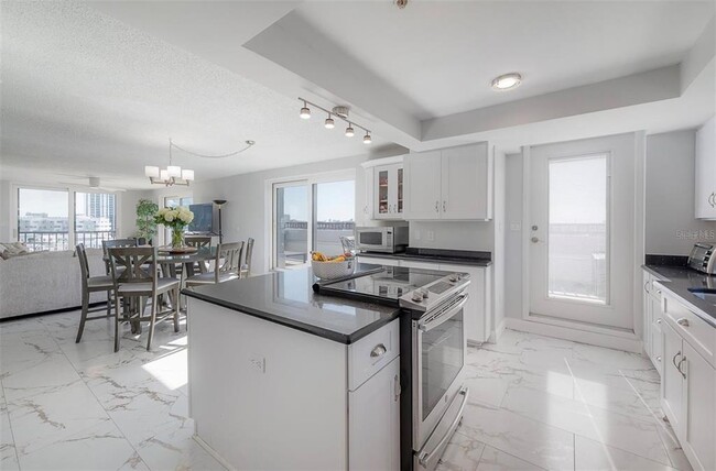 Foto del edificio - 201 W Laurel St