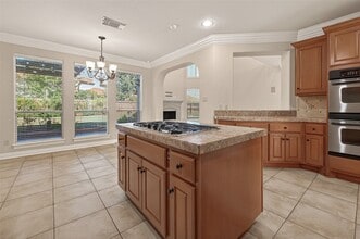 Building Photo - 2210 Bywater Dr