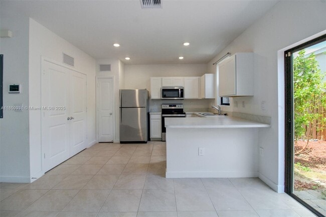Foto del edificio - 339 NE 12th St